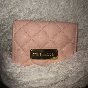 baby pink steve madden card holder 💓